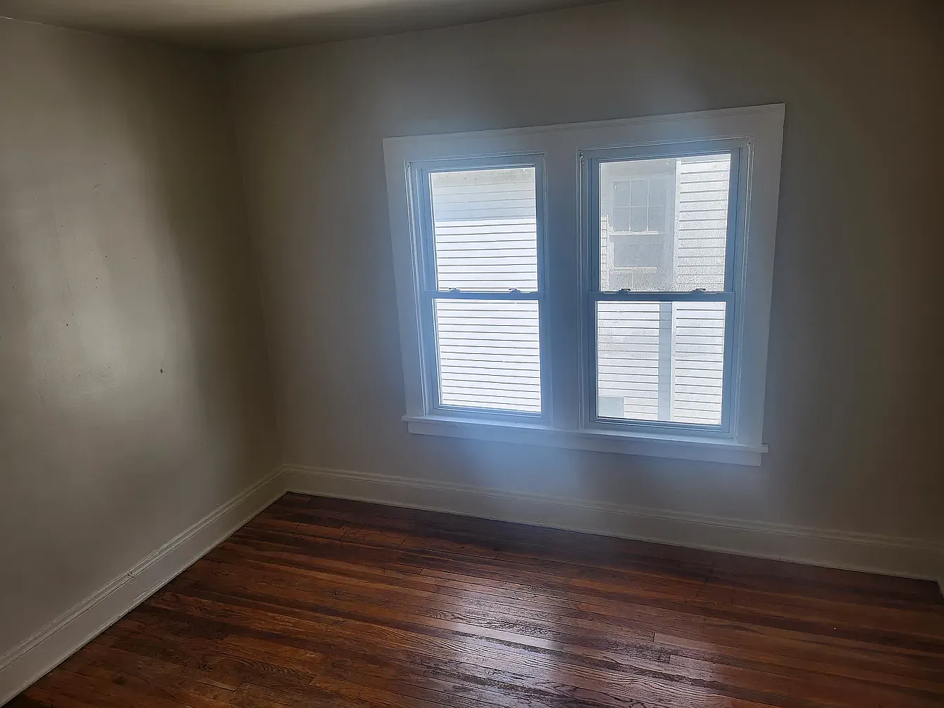3 bed, 1320 sqft, $1,200 — Photo 2