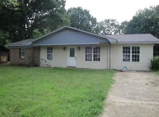 1110 Rolling Hills Dr, New Albany, MS 38652