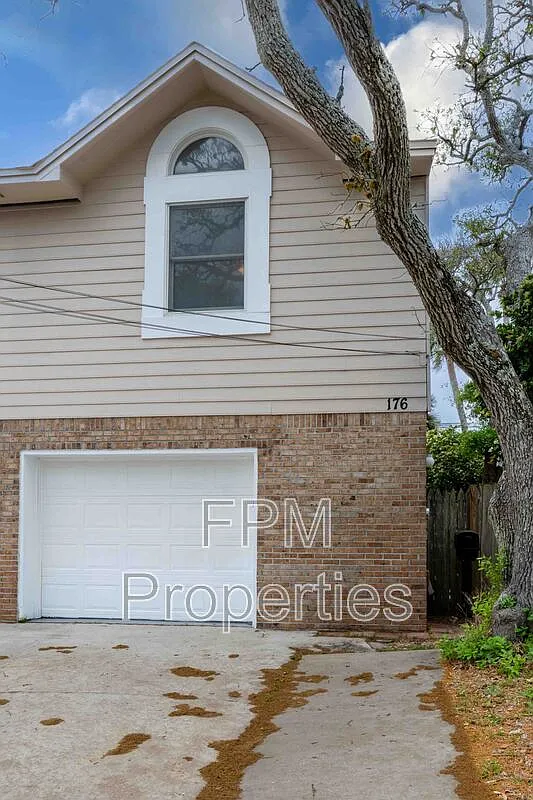 Building Photo - 176 E Coast Dr