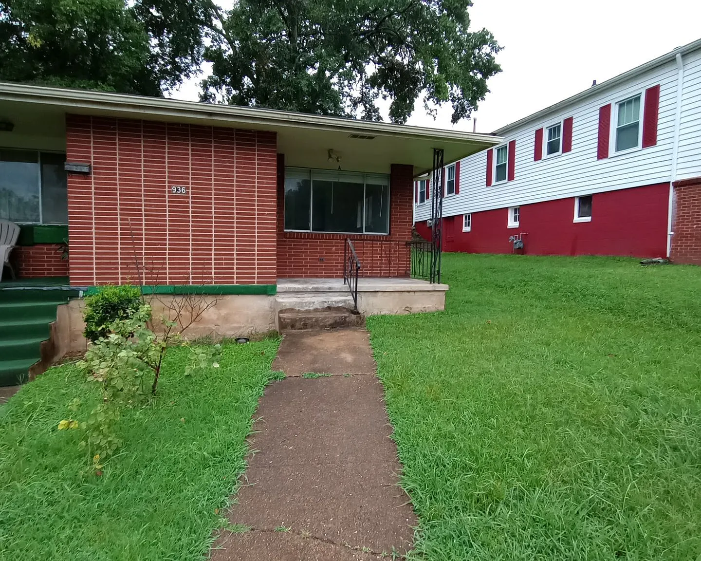 Duplex walking distance to UTC! — Photo 2