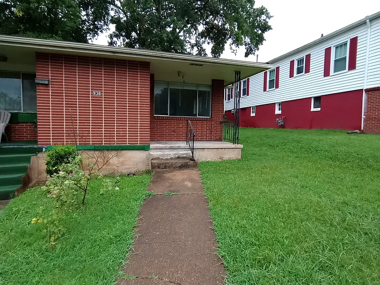 936 Fortwood St #A — Photo 2
