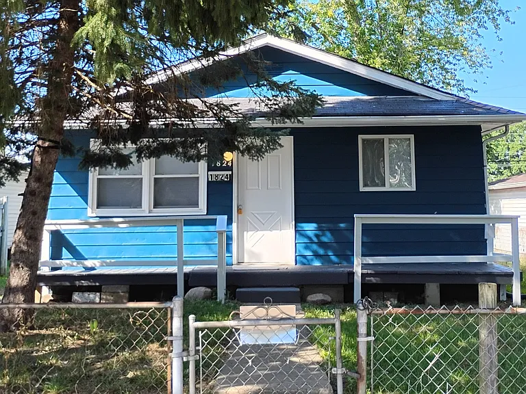 1824 Asbury St — Photo 1