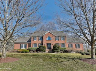 5 Rebecca Dr, Middletown, NJ 07748