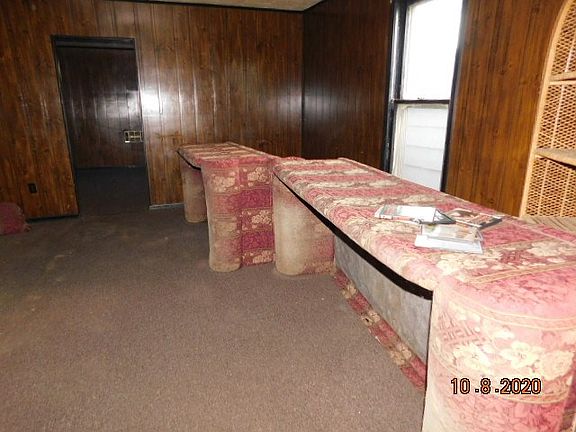 3rd image of 827 Vinson St