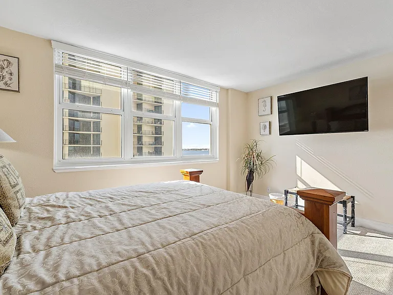 5440 N Ocean Dr #907 — Photo 29