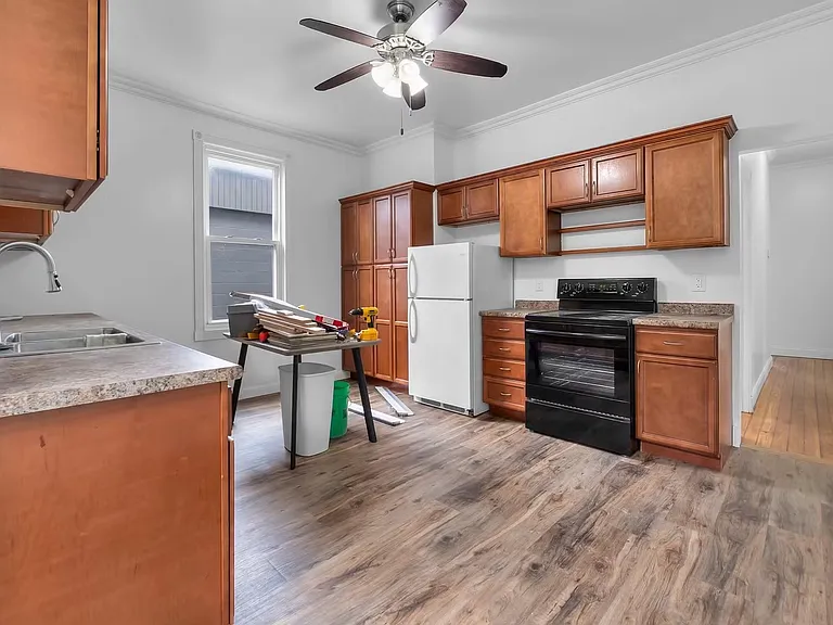9 S Benton St #A — Photo 11