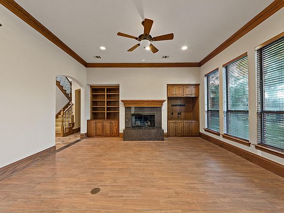 2nd image of 605 Waterchase Dr