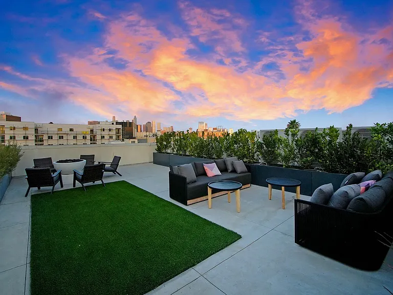 Zephyr Apartments — Photo 20