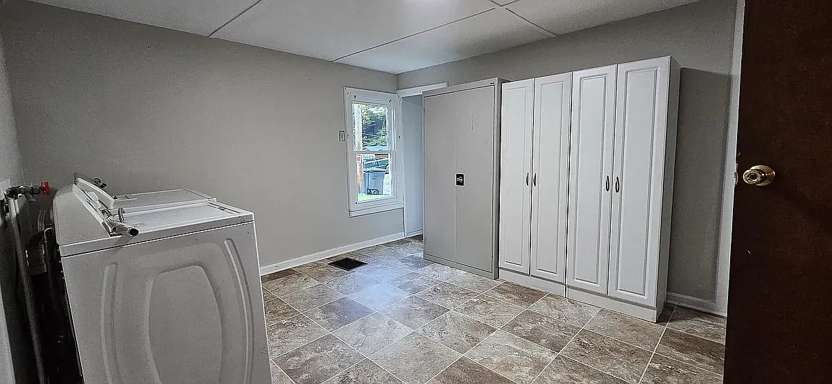 4 bed, 1400 sqft, $1,300 — Photo 3