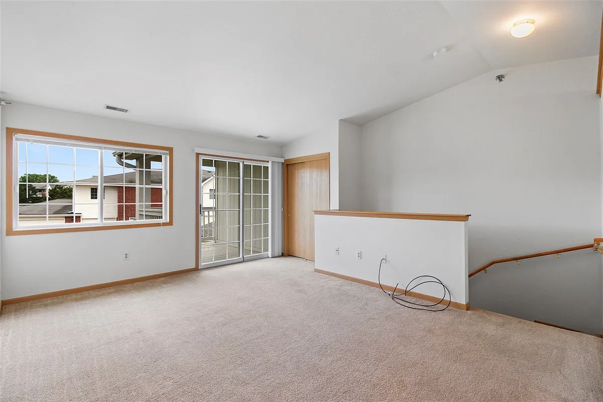 2 bed, 1090 sqft, $1,775 — Photo 1