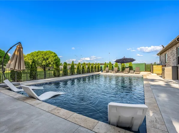 914 King Arthur Dr, Springdale, AR 72762