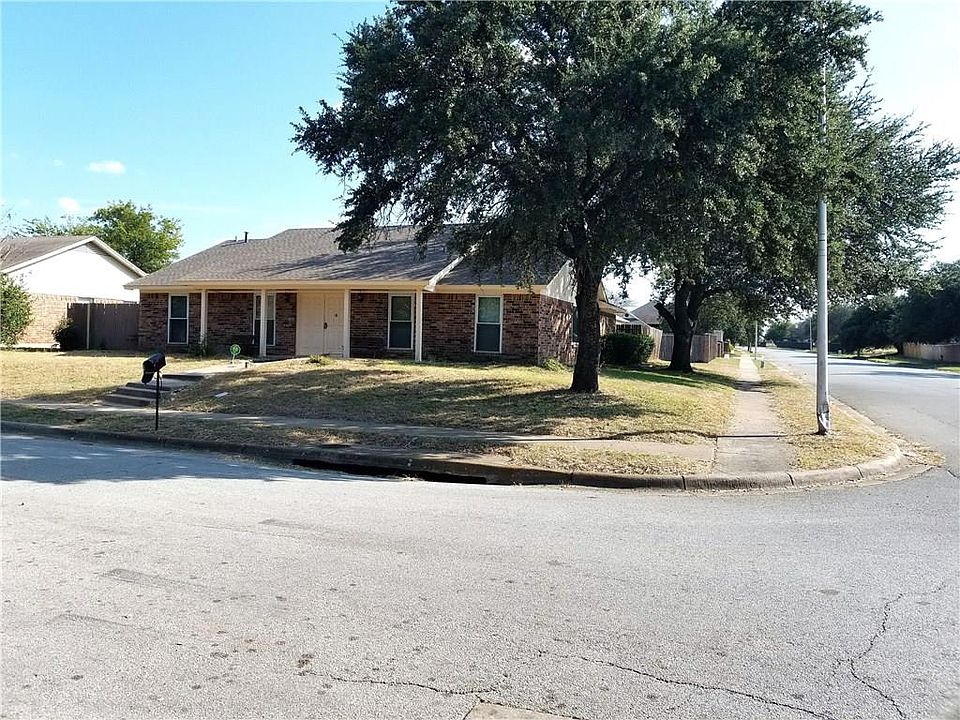 1st image of 1800 Christopher Dr