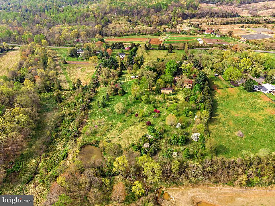 2nd image of 8421 Meetze Rd
