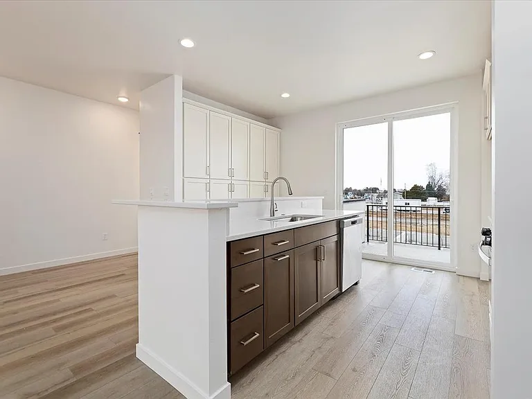1624 N Mumbarto Ln — Photo 10