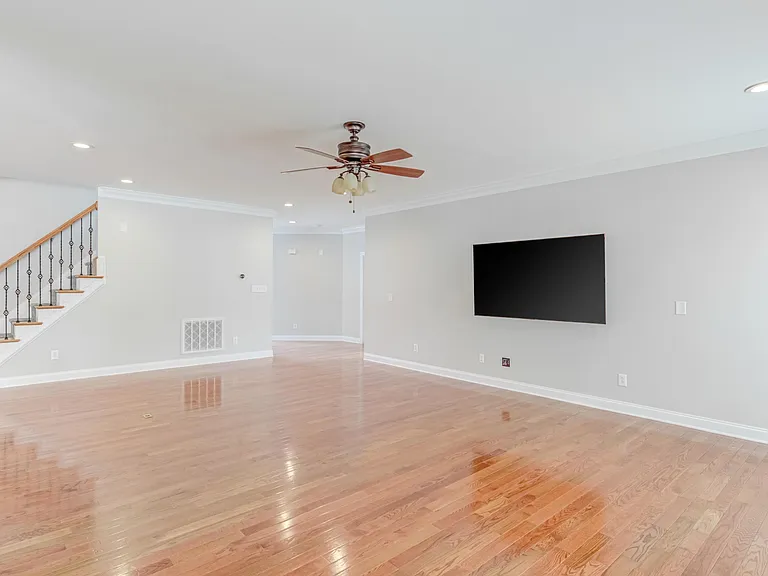 2041 Jadewood Dr — Photo 21