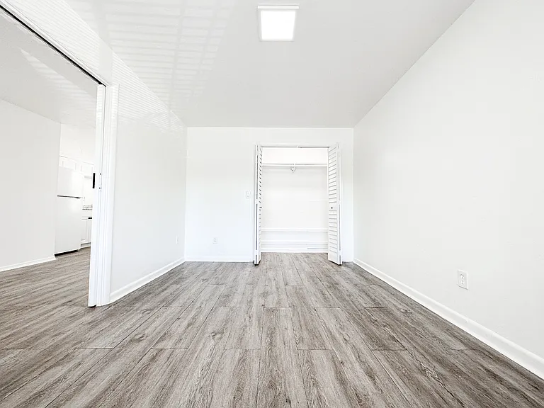 521 S Federal Hwy #6 — Photo 11