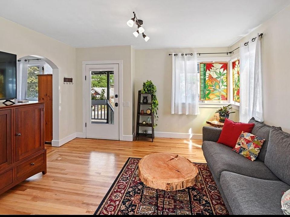 1st image of 1121 Pleasant Ave