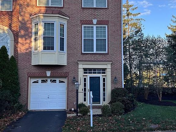 2nd image of 12968 Wood Crescent Cir