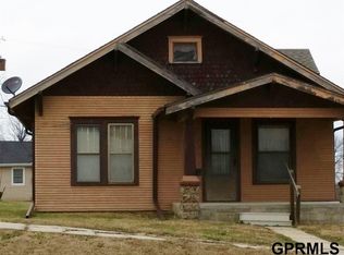 302 Auin St, Pickrell, NE 68422