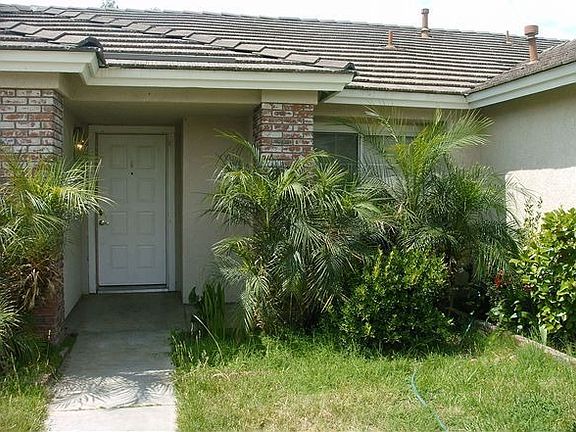 3rd image of 25801 Dorval Ct