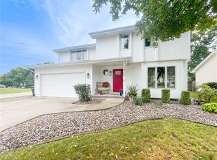 1217 58th St, West Des Moines, IA 50266