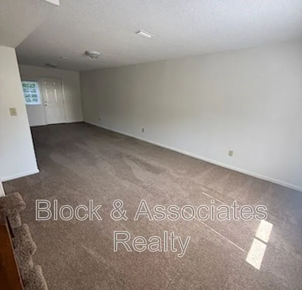 605 Sunset Ave #6 — Photo 2