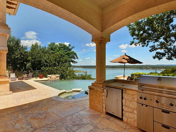 2nd image of 204 Bella Vista Cv