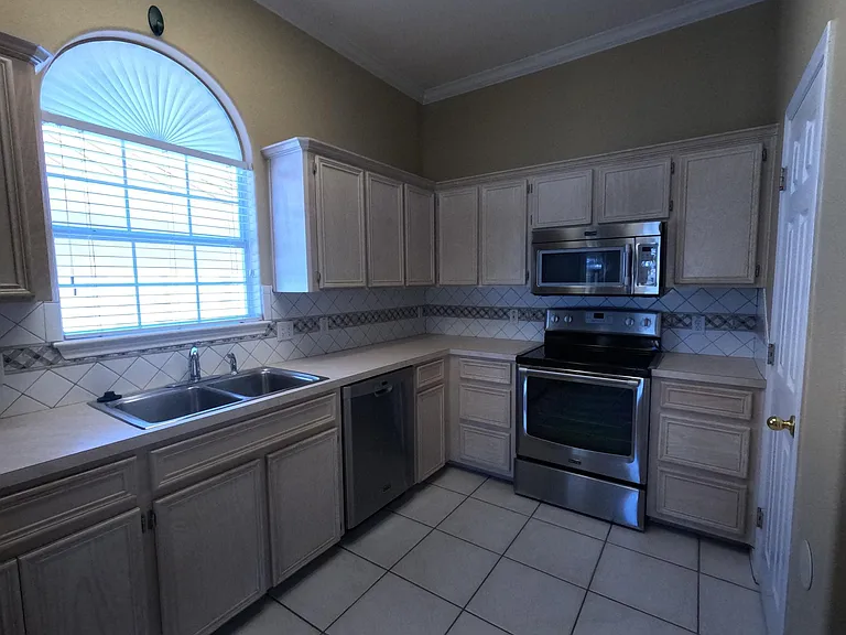 13554 Peseta Ct — Photo 7
