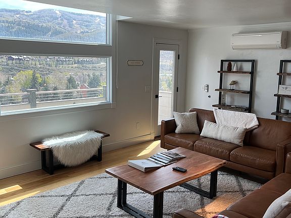 2nd image of 520 Nottingham Rd APT C