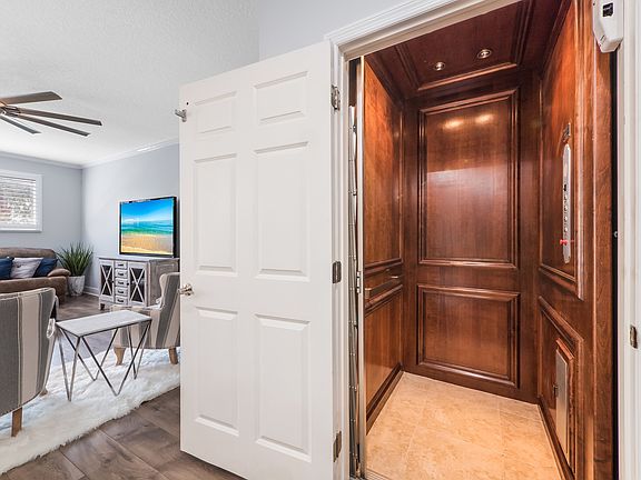 Private Elevator 