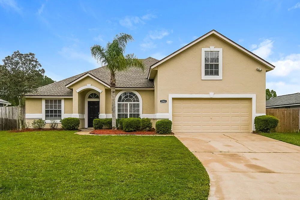 5 bed, 3.0 bath, 2336 sqft, $2,270 — Photo 1