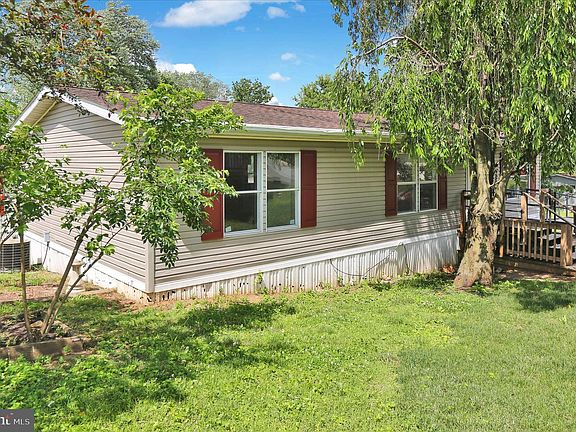 5th image of 764 Willow Ln