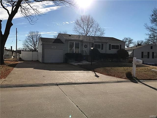1st image of 2306 Birch Dr