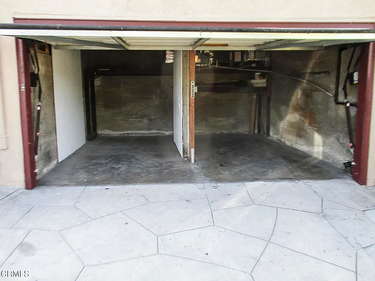 1 Waverly Dr — Photo 24