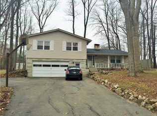 9222 N Cherry Hills Dr, Columbus, IN 47201