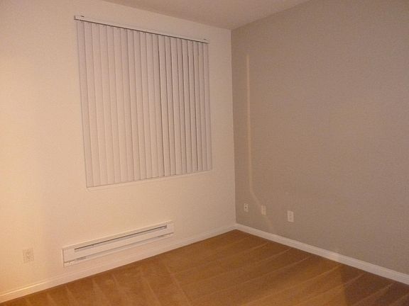 3rd image of 2471 Creekside Ct