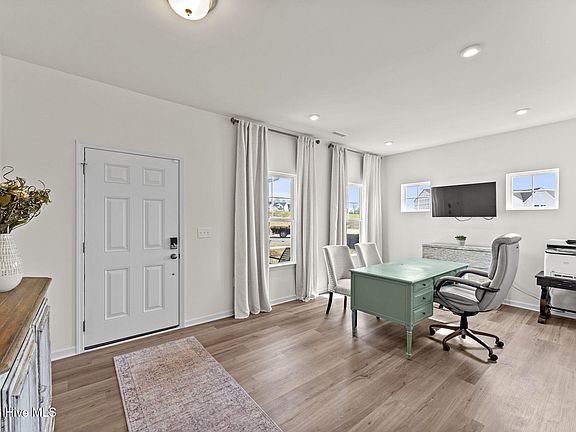 5th image of 38 Lochview Court