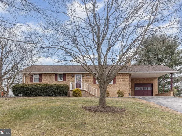 13 Locust St, Gettysburg, PA 17325