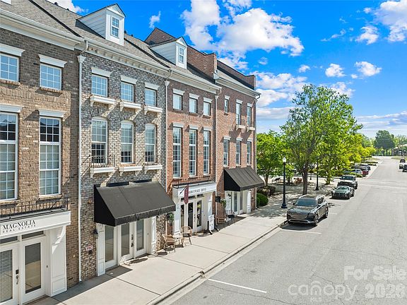 3rd image of 132 Market Place Ave