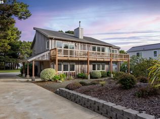 3177 Beach Loop Dr SW, Bandon, OR 97411