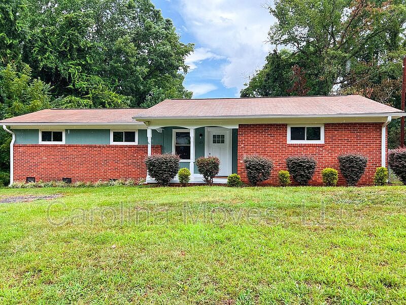 1st image of 105 Westwood Dr