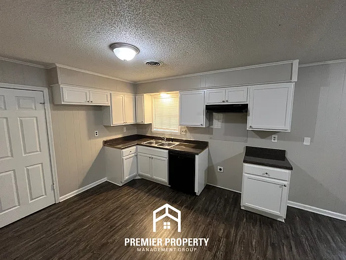 3165 Mackham Ave — Photo 6