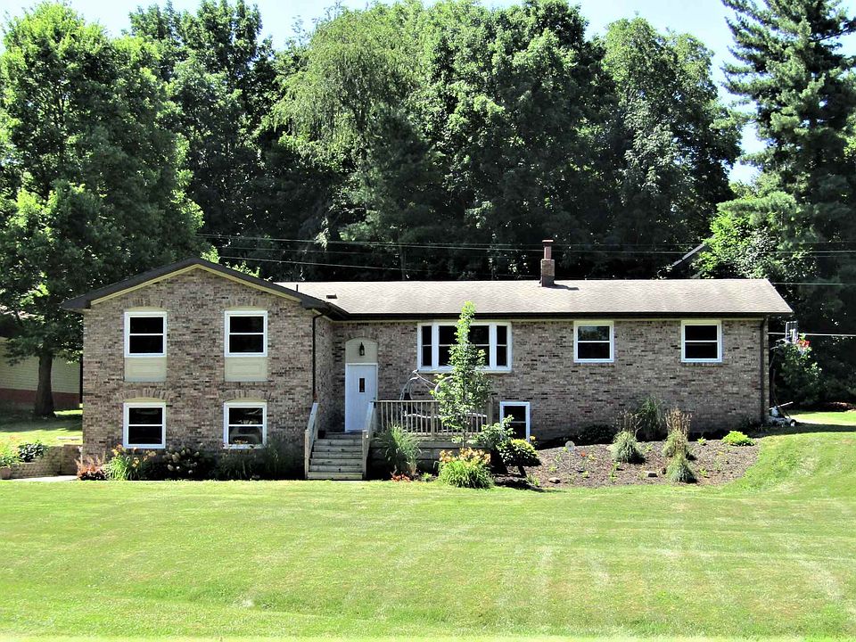 1st image of 4011 Bridle Ln