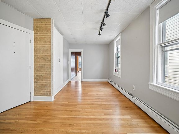 5th image of 89 W 24th St #3
