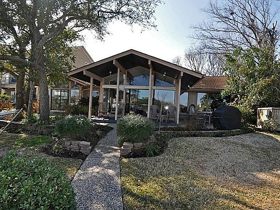 2nd image of 1022 Shorewood Dr