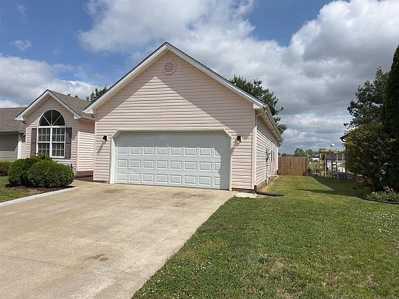 3rd image of 3512 Cave Springs Ave