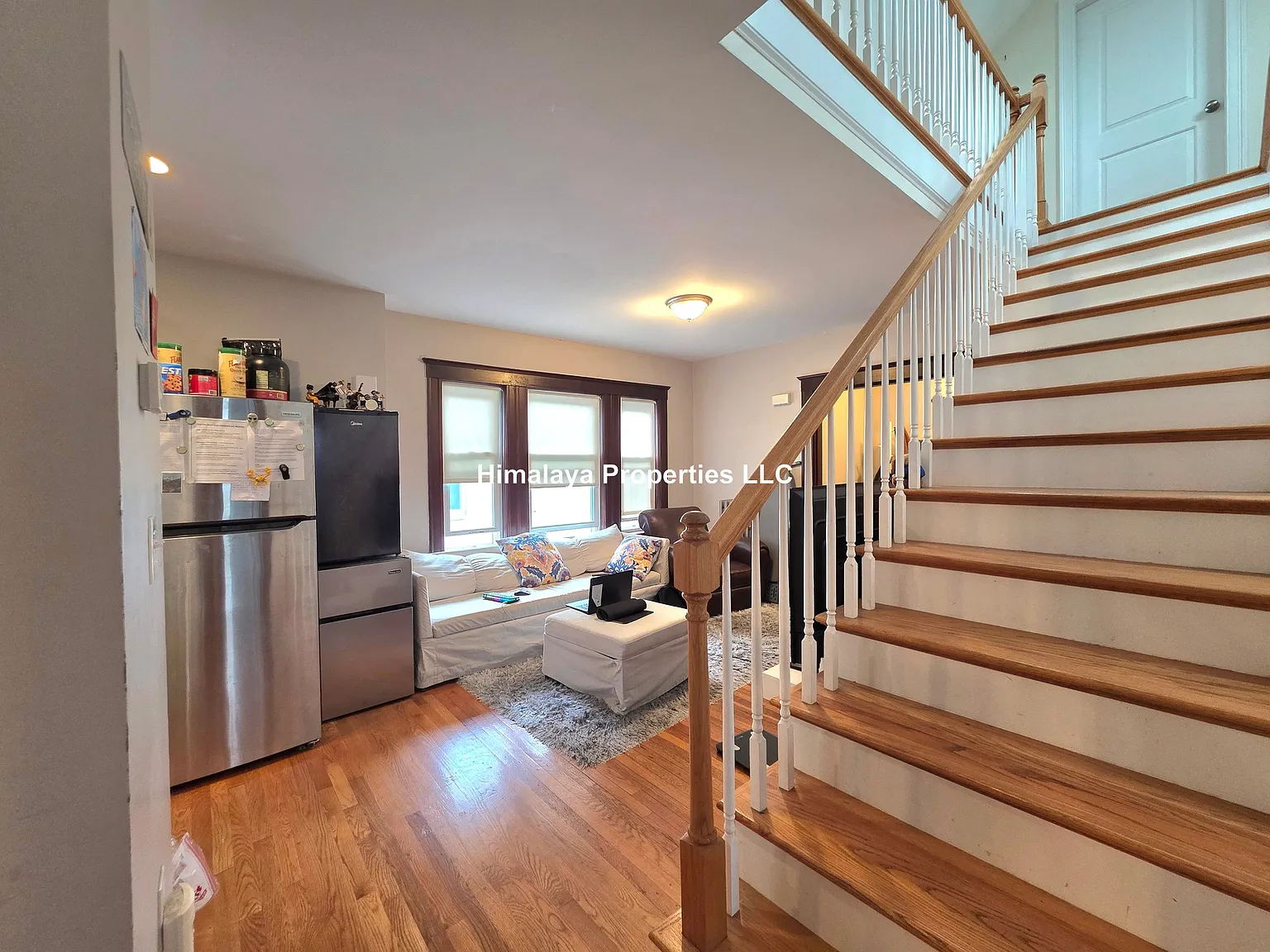 6 bed, 9999 sqft, $8,200 — Photo 2