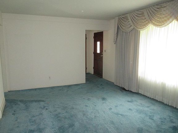 5th image of 32339 Oakley St