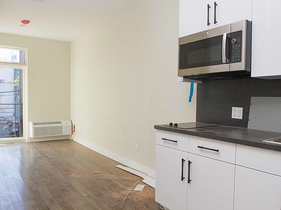4th image of 1142 Lafayette Ave #545