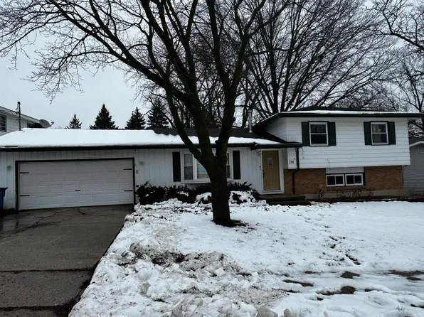 716 6th Ave, Dixon, IL 61021